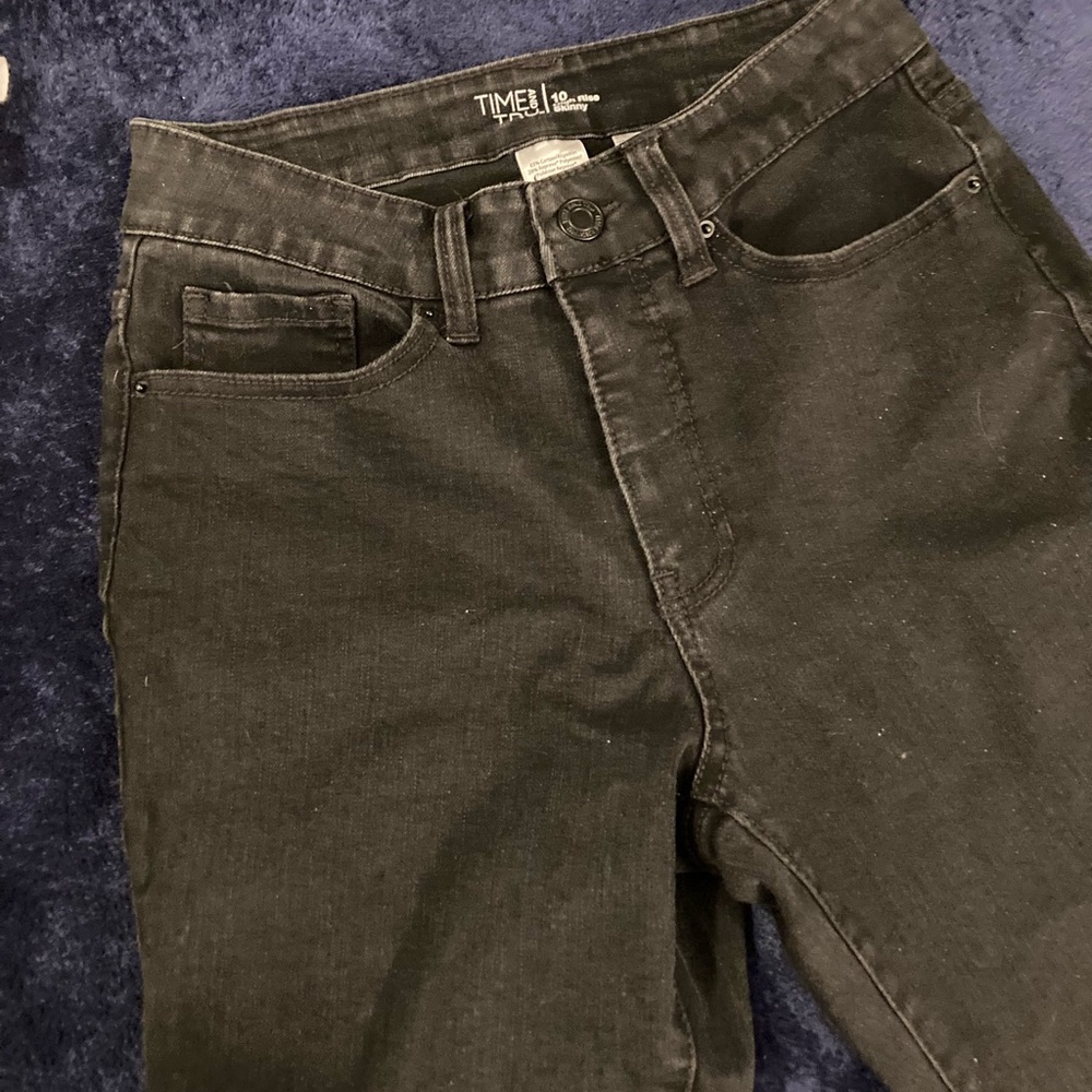 Very lightly worn. Loved these, but bought them a size too big. Super comfy.